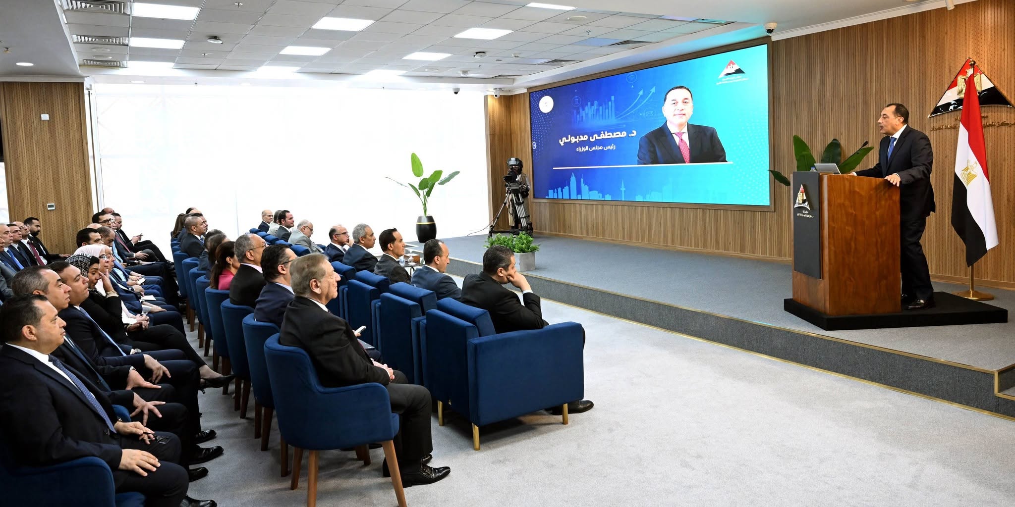 رئيس الوزراء يشهد إطلاق بوابة معلومات التجارة الخارجية بحضور وزير الاستثمار والتجارة الخارجية والمهندس عصام النجار  أكبر منصة وطنية متكاملة للمعلومات التجارية تدعم المصدرين والمستثمرين وتعزز نفاذ الصادرات المصرية إلى الأسواق العالمية.