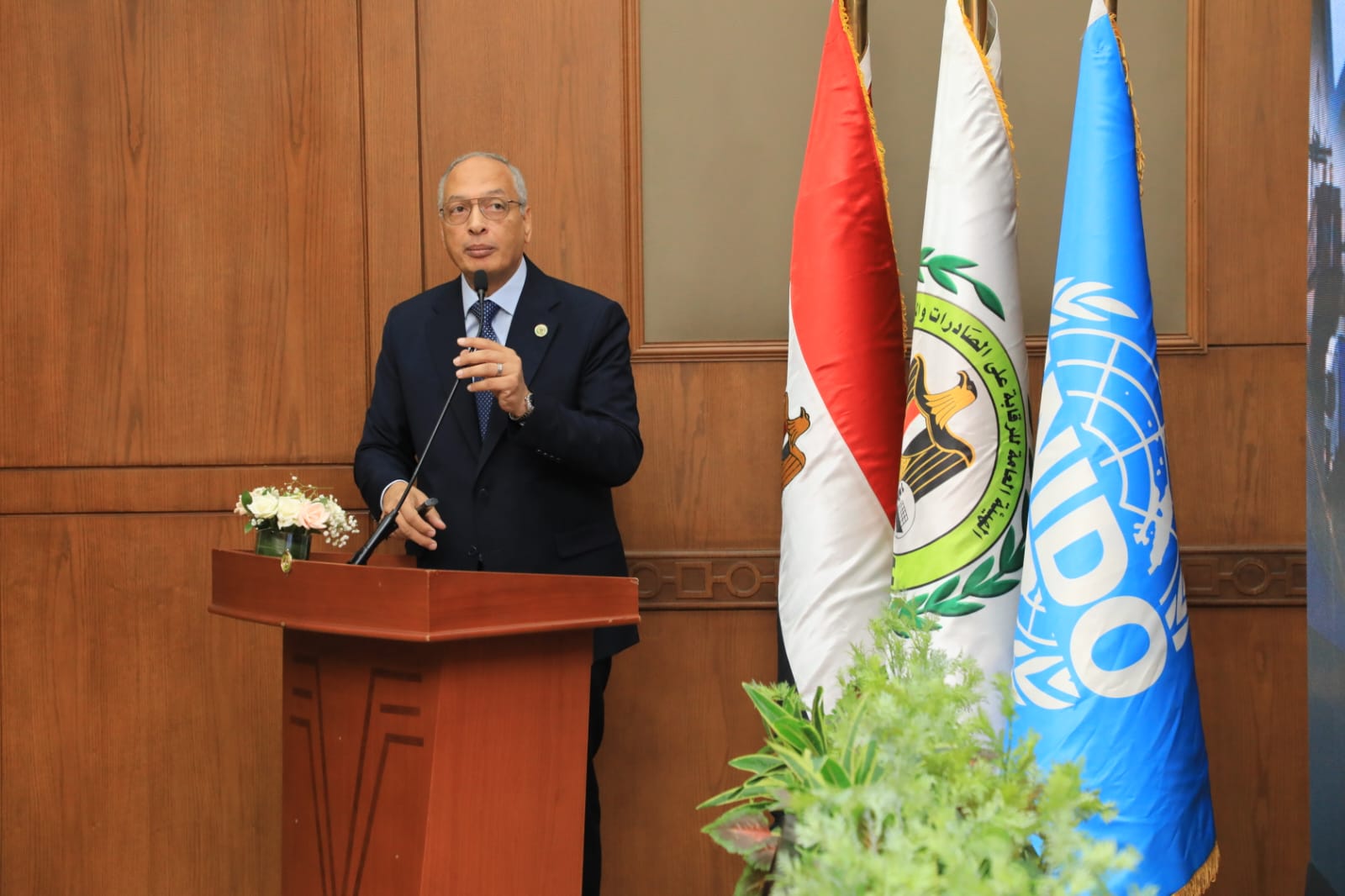 وزير الاستثمار والتجارة الخارجية يشهد افتتاح وتسليم معدات معملية حديثة لدعم قدرات معامل الهيئة العامة للرقابة على الصادرات والواردات.