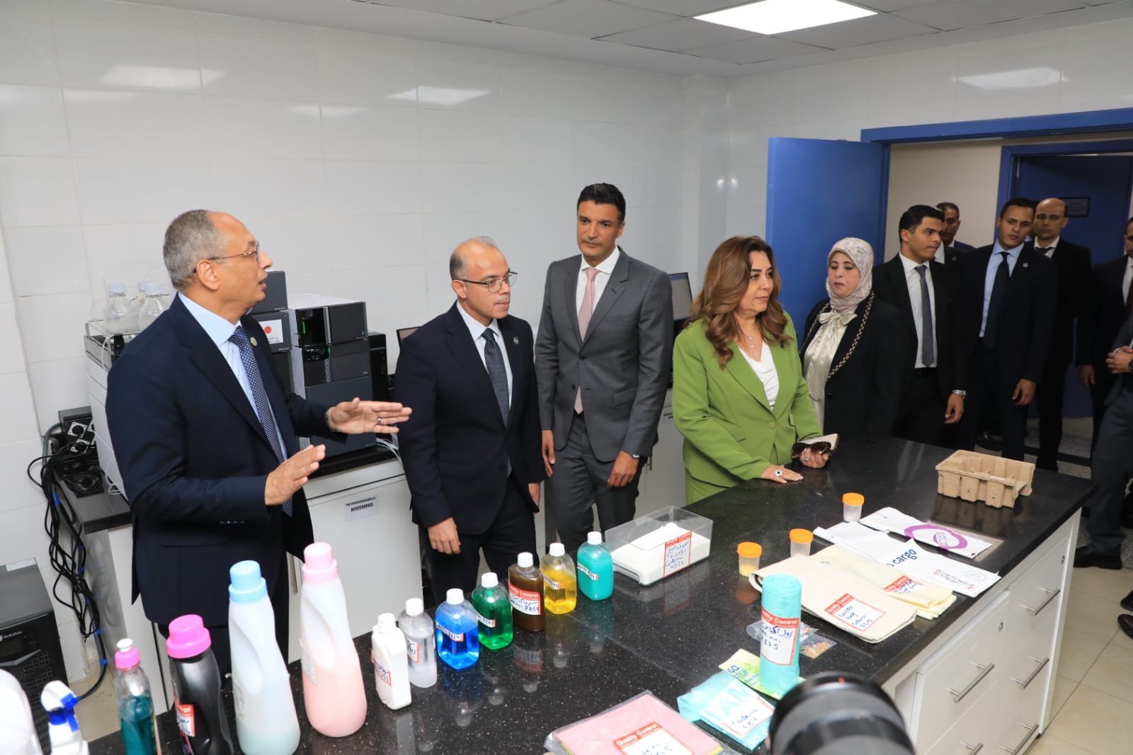 وزير الاستثمار والتجارة الخارجية يشهد افتتاح وتسليم معدات معملية حديثة لدعم قدرات معامل الهيئة العامة للرقابة على الصادرات والواردات.
